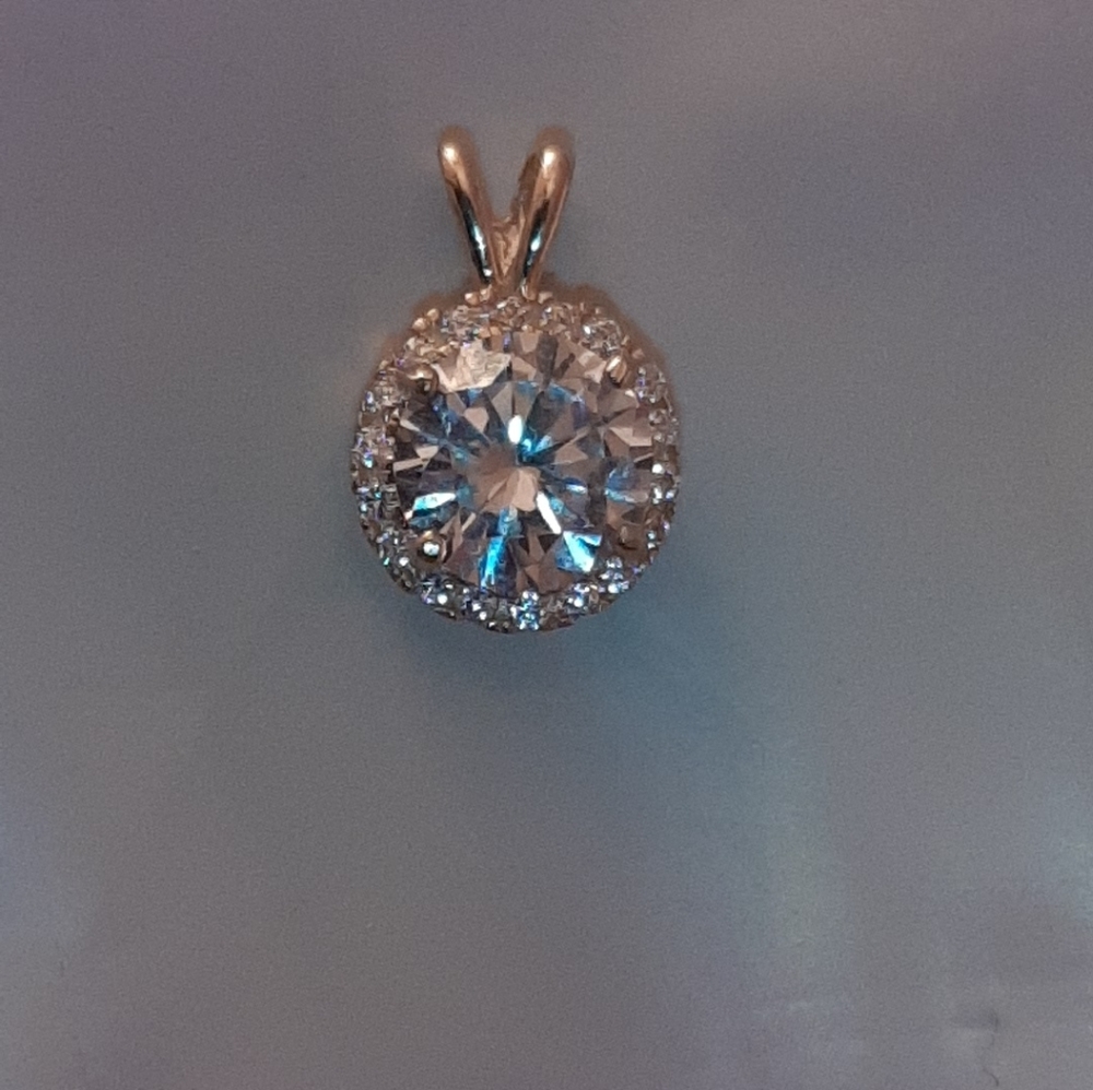 1.25 Carat Diamond Halo Pendant